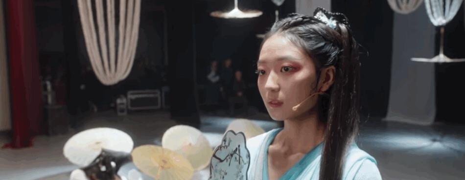 孙千说自己长得丑演不了古偶，结果4年前演小青的片段被扒出，这古装哪有她说的那么差
