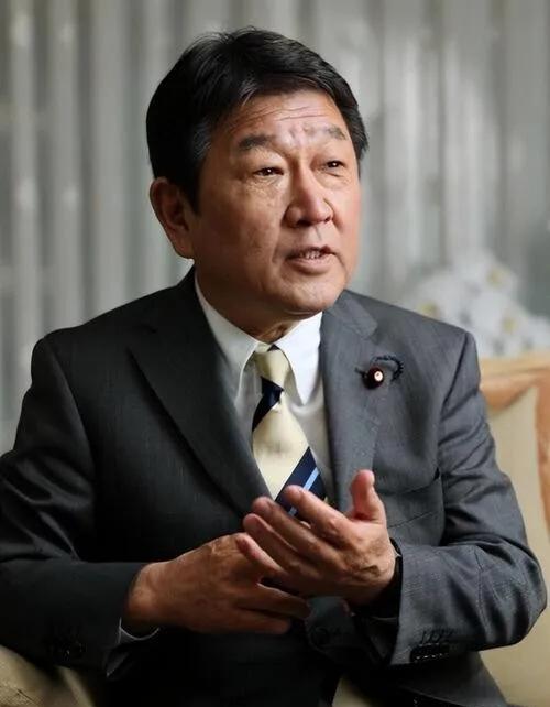 日本外相阐述日本的对华关系
 
日本新任外相茂木敏充首次记者会，阐述了日本的对华