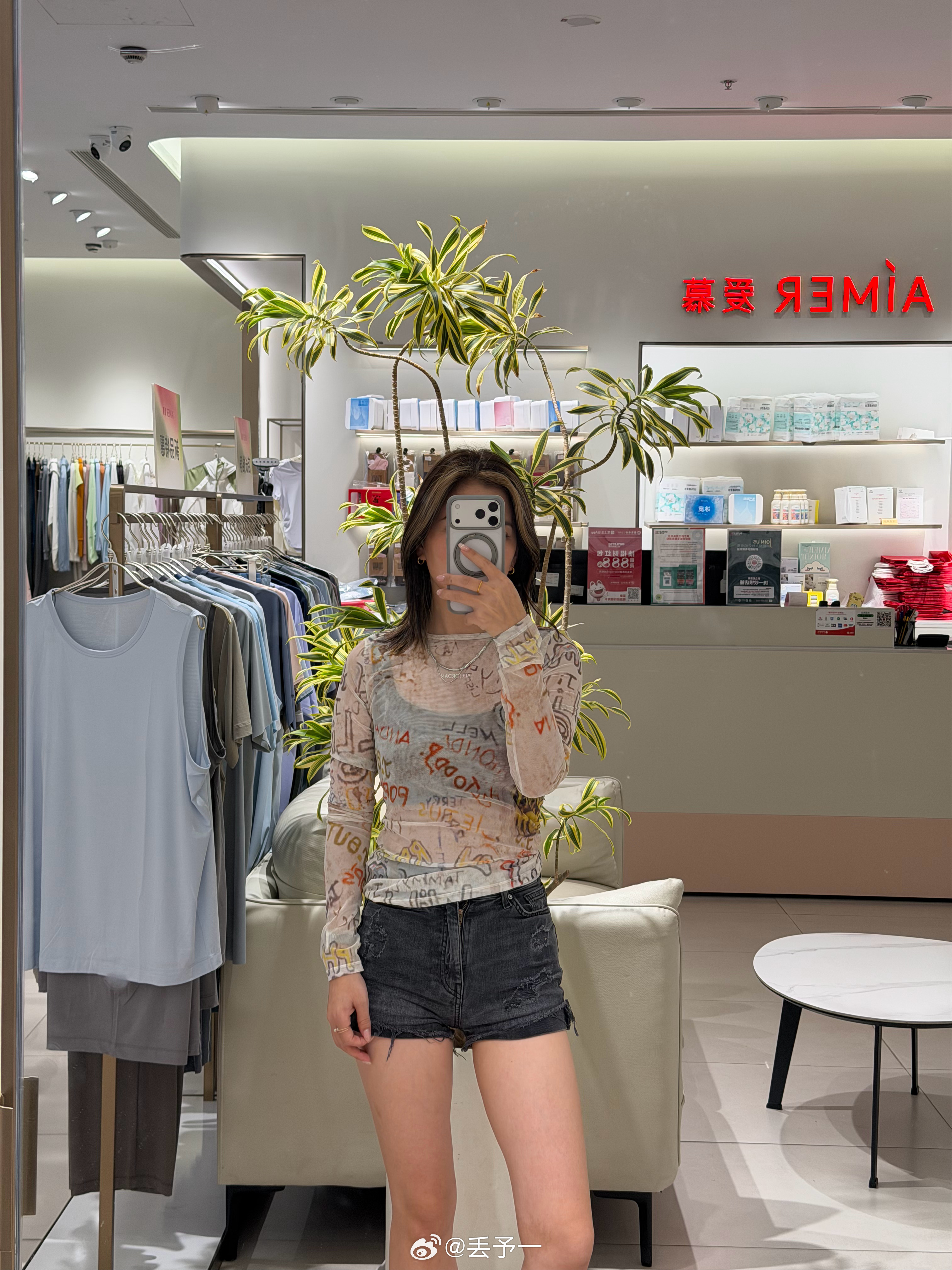 原价899的耐克降至429消费者仍不买账nike现在衣服在奥莱经常两件六折 然后