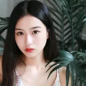 宅家也要美美哒，轻松自拍分享日常😊