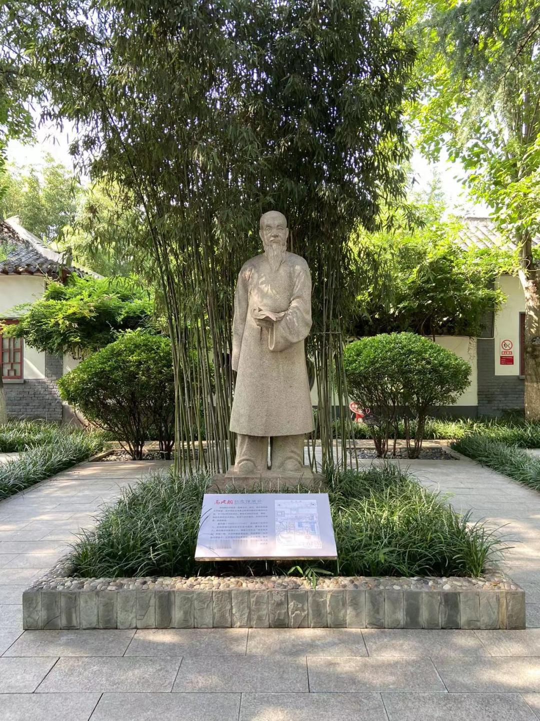 今天是2026年5月15日（阴历三月二十九日），清代胶州籍画家、扬州八怪之一的高