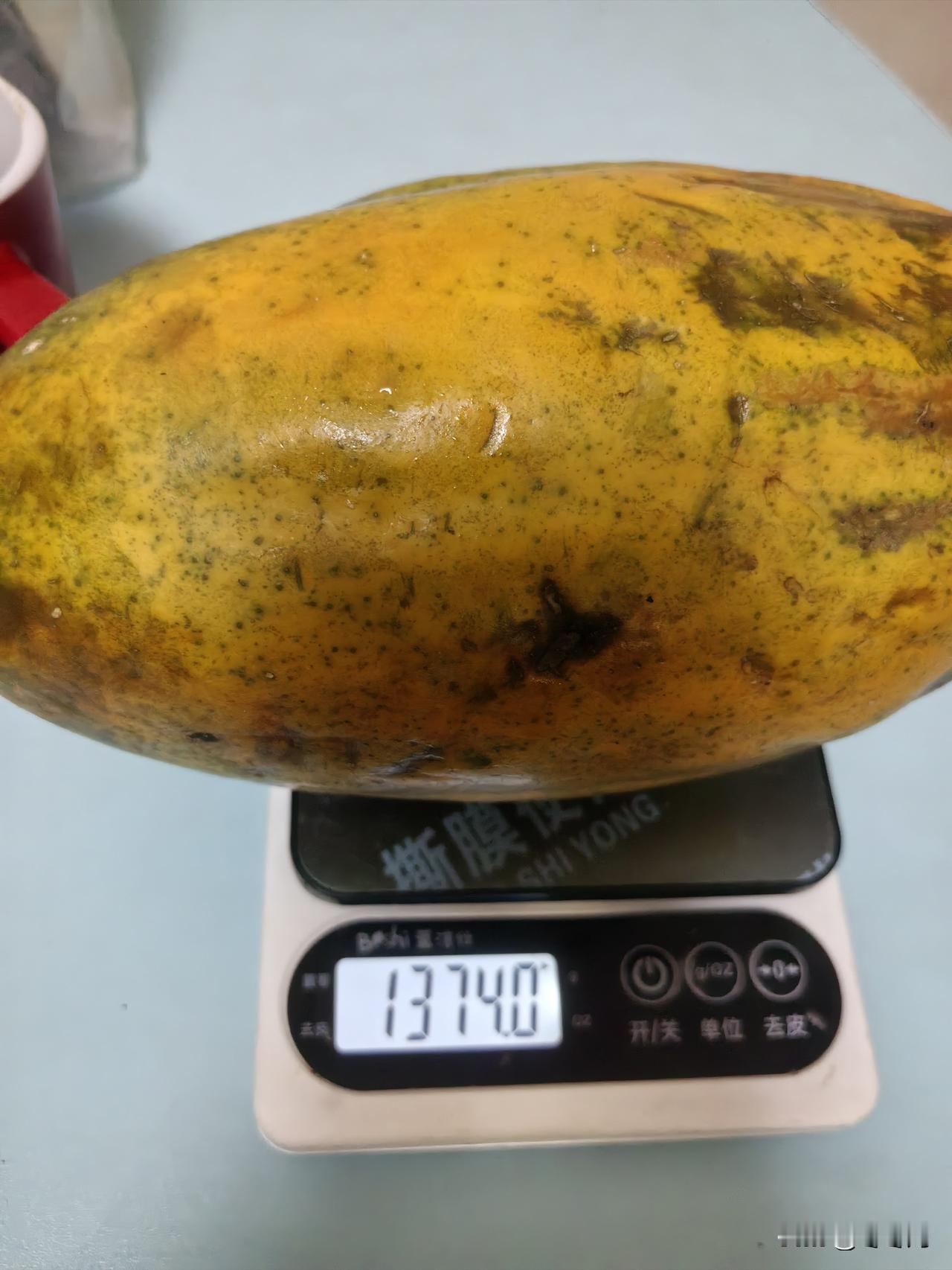 原来木瓜切开后这么可爱
    我在拼多多花7块钱买了一个木瓜，虽说外表不太好看