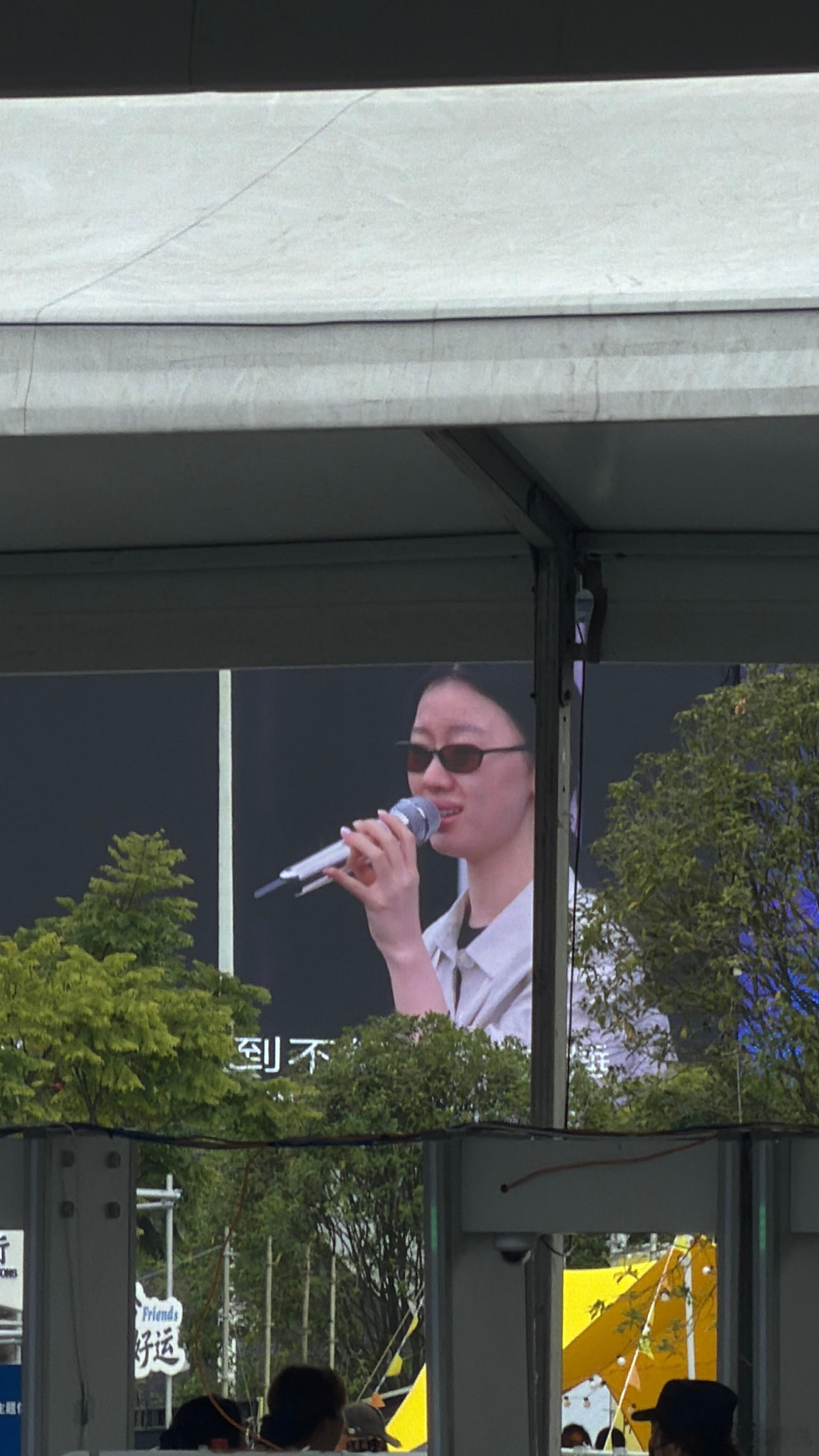 单依纯彩排好想谈恋爱 ​​​