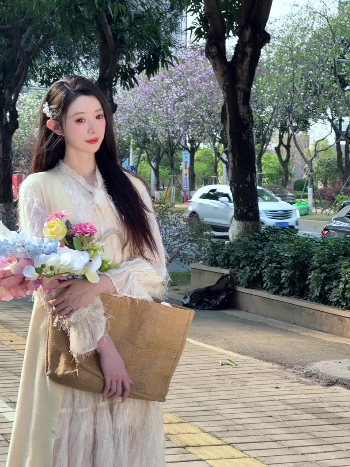 这世界不停的开花 我想取一朵放进你的心里