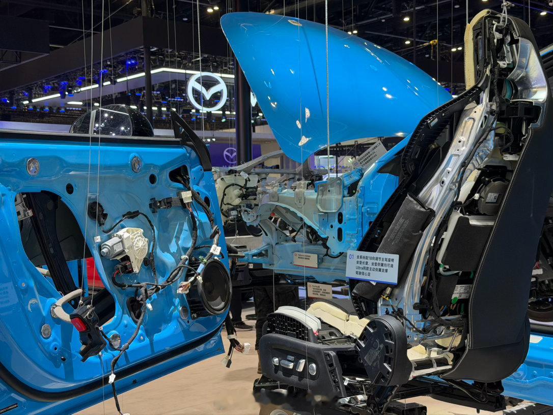 给大家看下新SU7拆车展具，最直观看懂新SU7的安全实力。2200MPa行业顶级