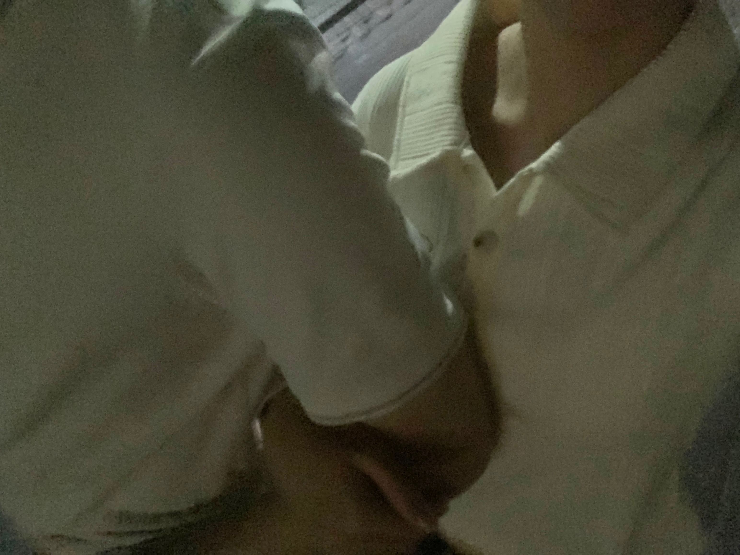 你们看他不安分的手臂 