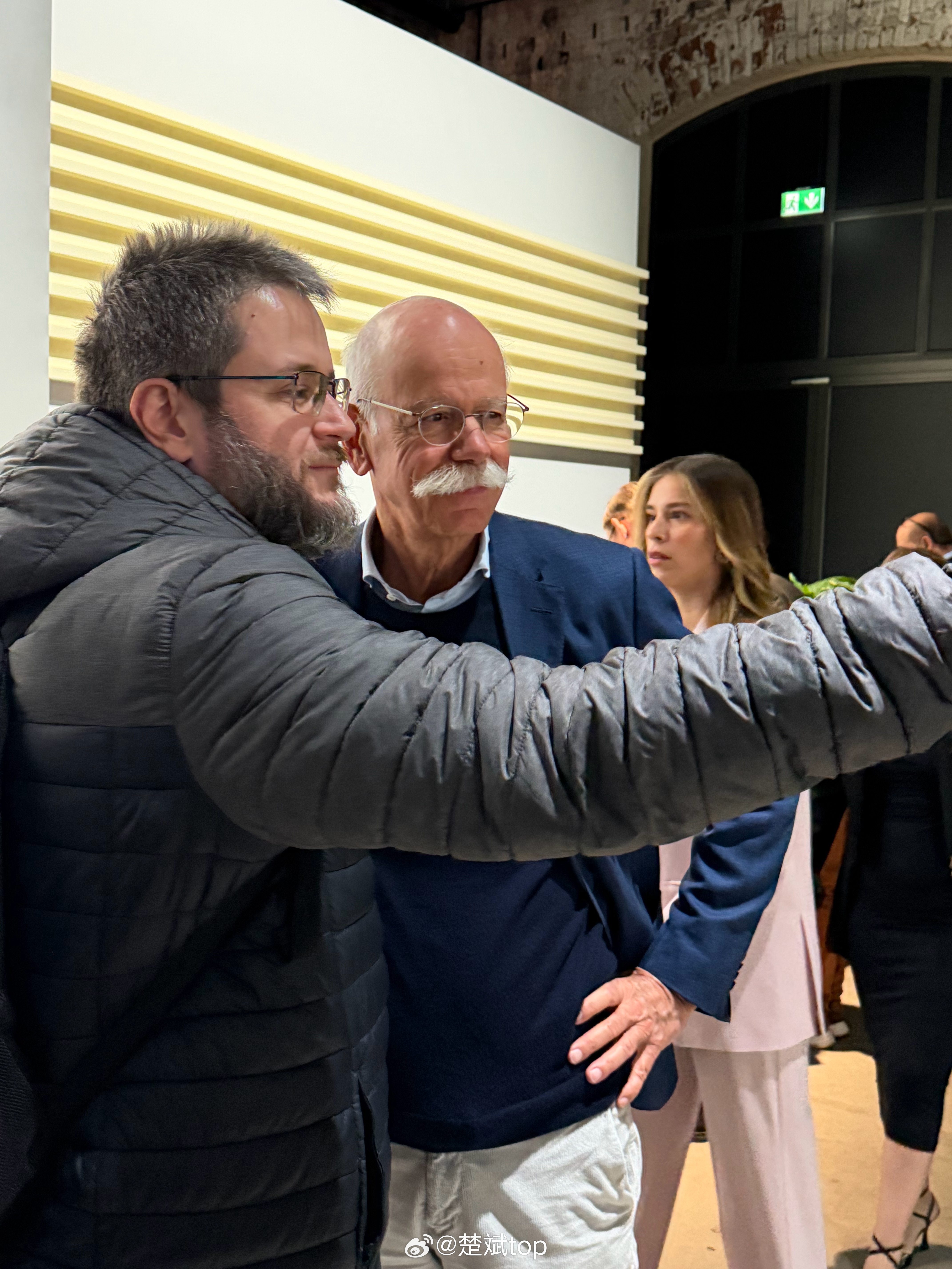 奔驰VLE全球首秀，来了挺多老熟人啊，连前奔驰CEO蔡澈都来了，还有费德勒，还有