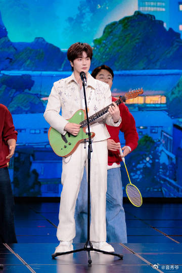 元宵晚会 好看我们很好这首歌适合艾特老同学 谁懂啊，在元宵晚会听到《我们很好》真