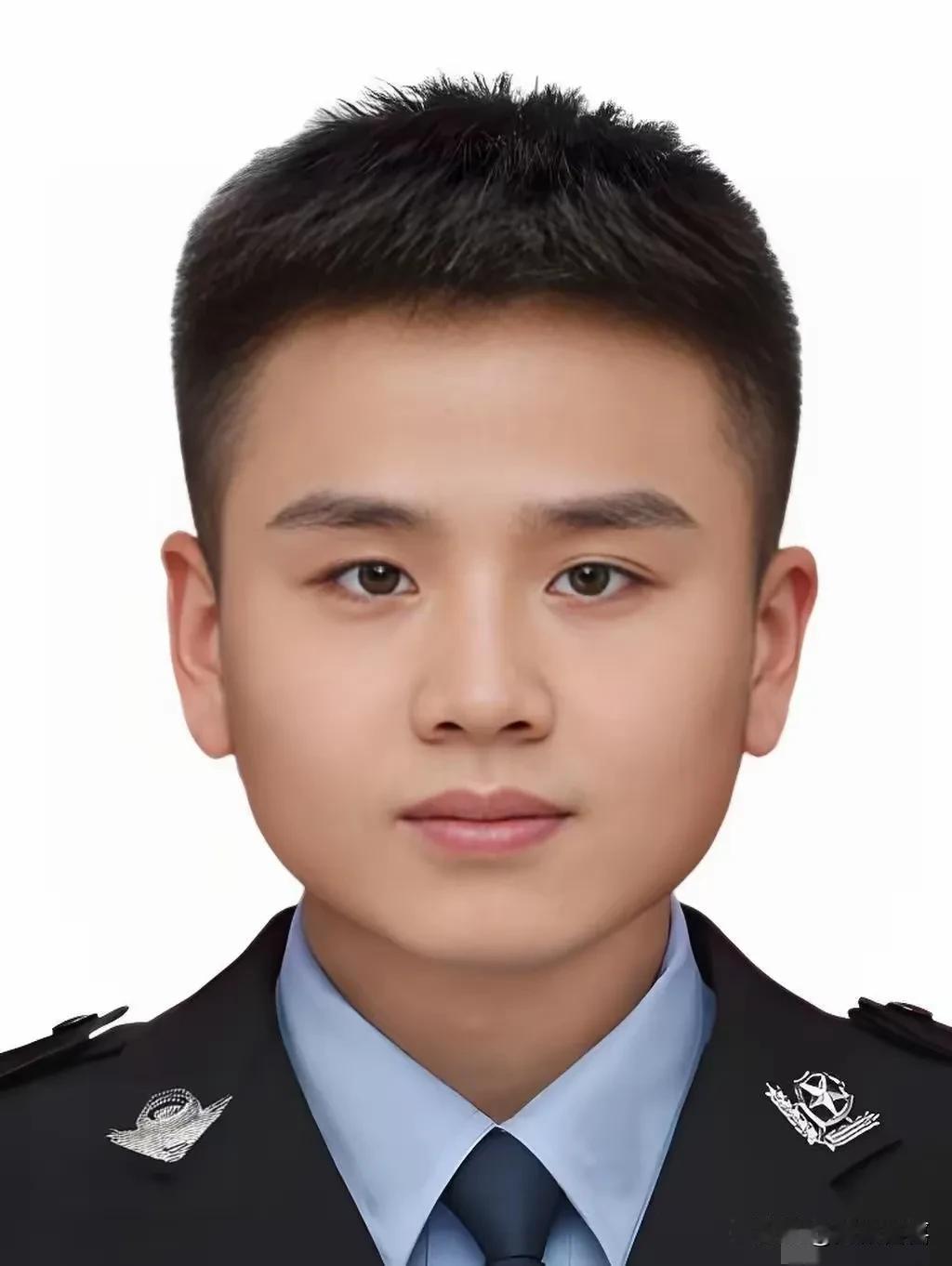 姜铭，1997年10月出生，男，汉族，生前系黑龙江省齐齐哈尔市公安局龙江县公安局