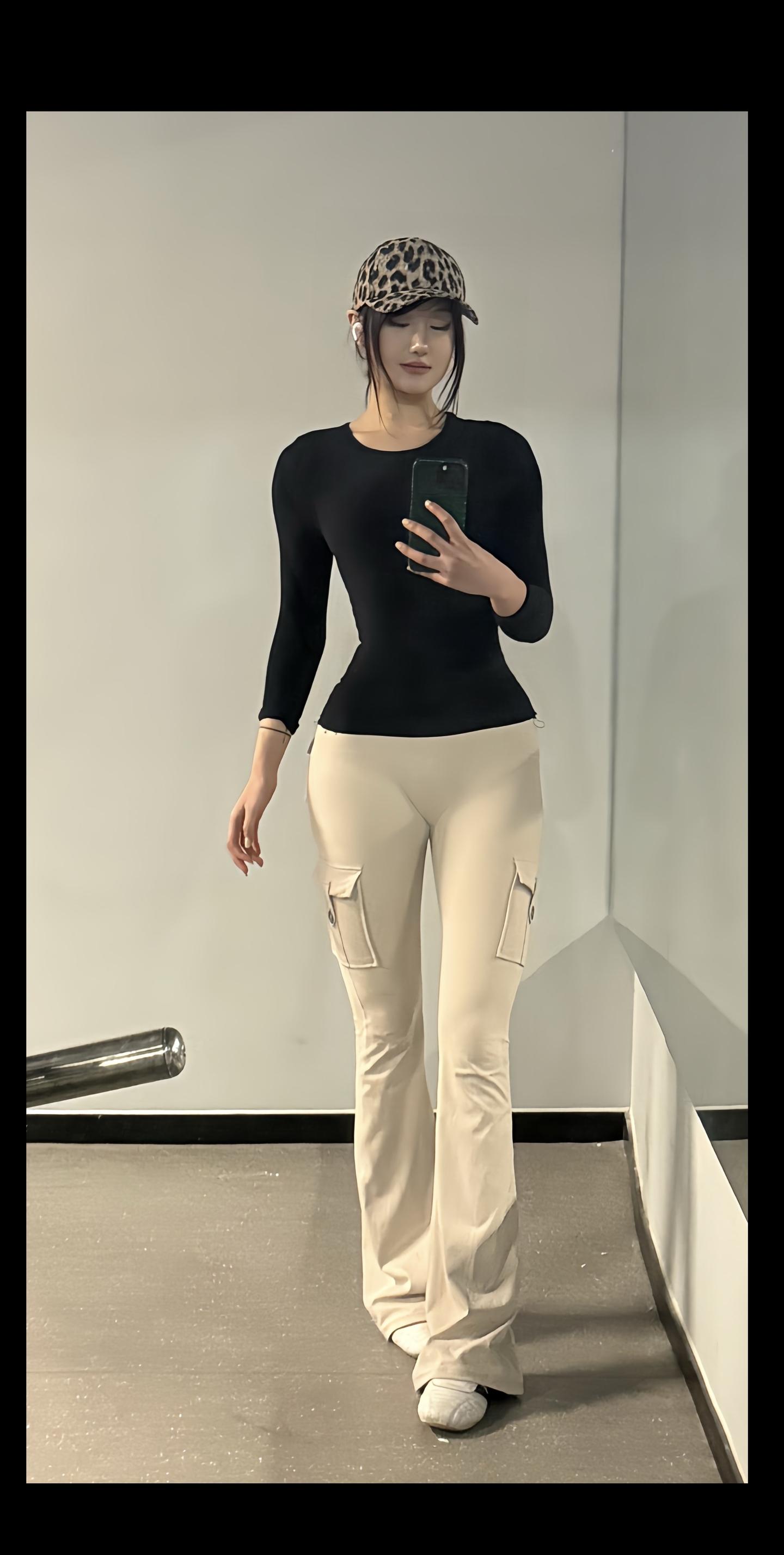 健身 健身穿搭 毫无训练痕迹 美女