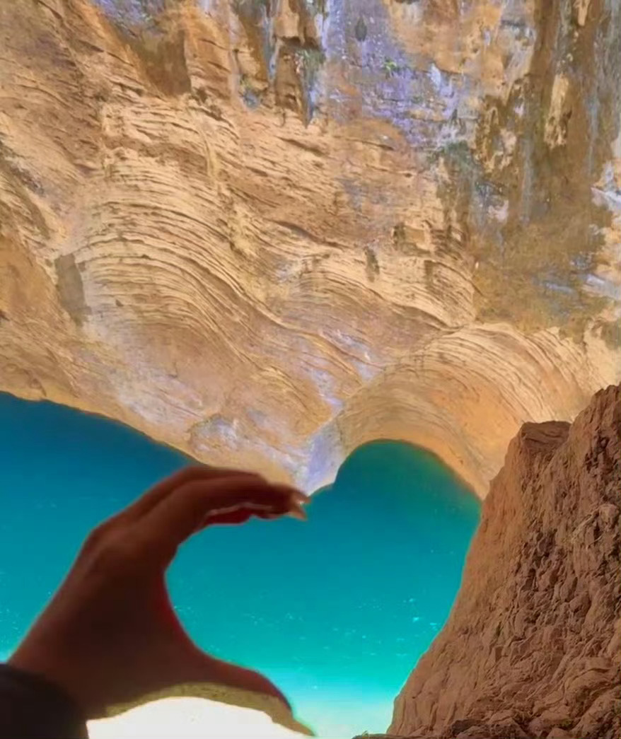 “2026很火的后来文案”01.”后来，我懂得了“人微言轻”，就再也没有给任何人