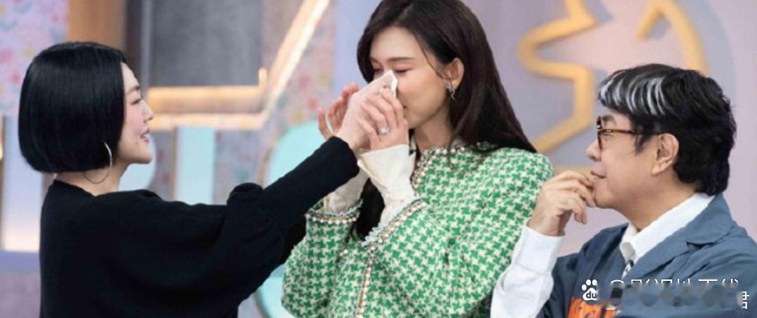 小S给林志玲擦泪据台媒，小S复工后首度邀请到好友林志玲录制《小姐不熙娣》，林志玲