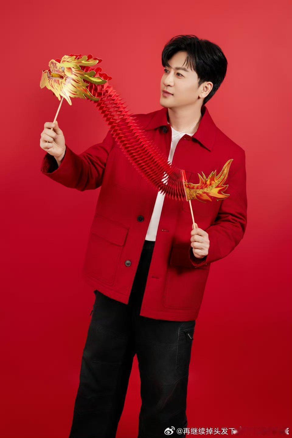 苏有朋把唱跳舞台开到了采访间苏有朋说张无忌抢红包手气最佳 被苏有朋圈粉！唱跳舞台