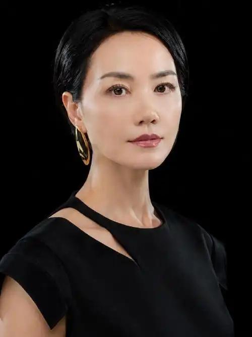 不查不知道，查了下王菲的资产，这下真得闭嘴了！

港媒曝出谢贤遗产一共1亿港元，