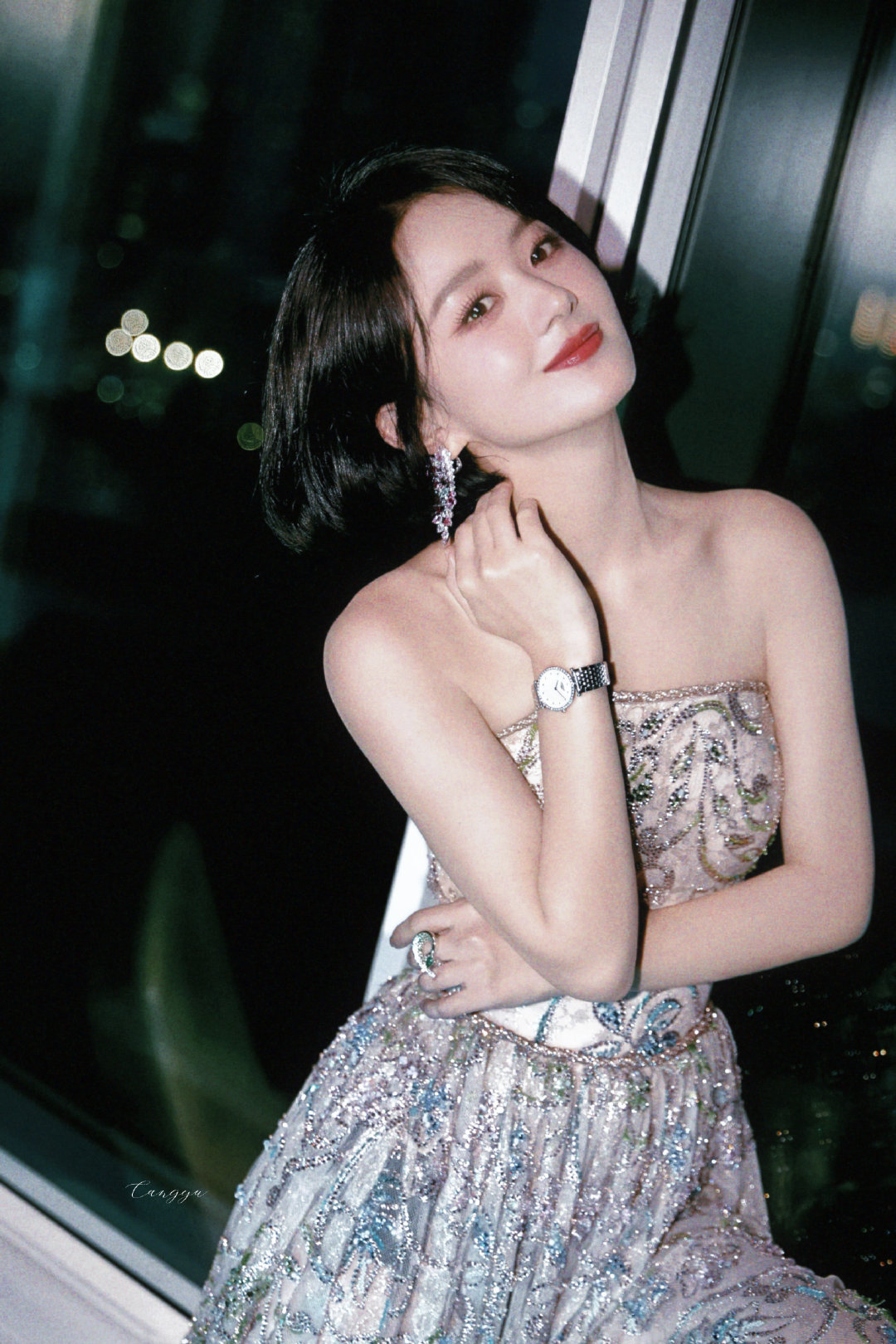 做自己喜欢做的事情，就是一种释然！#赵丽颖解读结局中乔妍的笑容深意#｜图源水印 