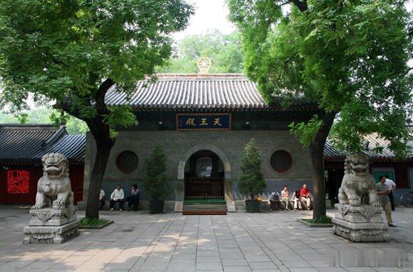 “命里有时终须有，命里无时莫强求”，强求到的，还是你命里头有的，明白这个道理，积