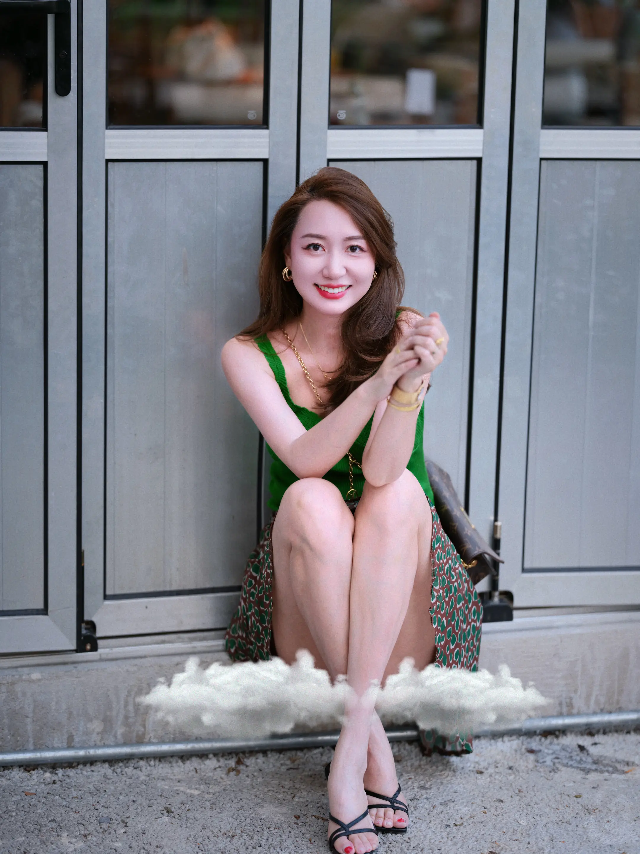 你怎么舍得让我的泪流向海。