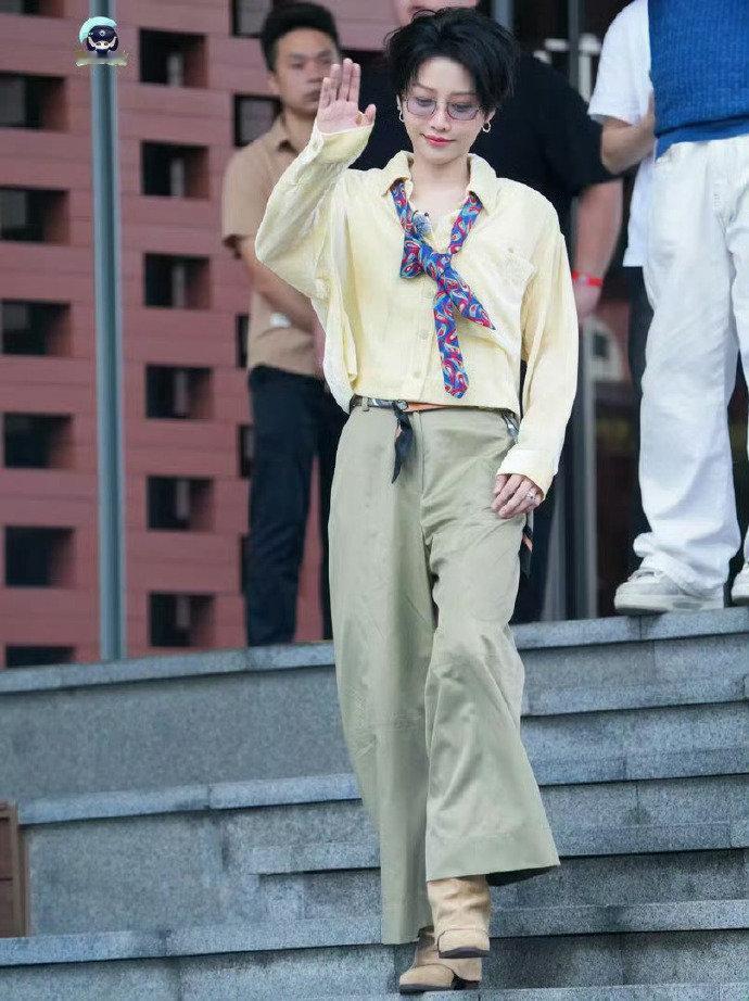 张碧晨找人主要靠认妆造张碧晨只看头发都能找到刘雨昕 什么叫“发友”默契？就是张碧