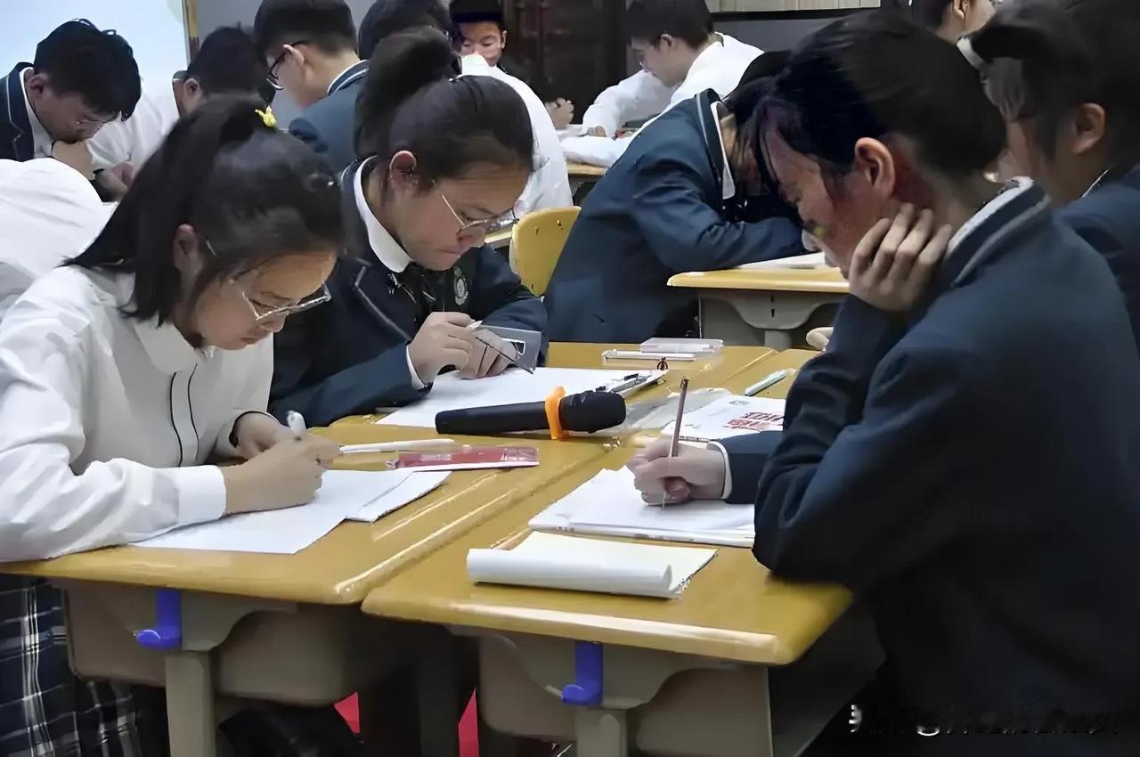 生物工程专业真的那么难找工作吗?生物工程专业并非绝对难找工作，情况较为复杂。
从