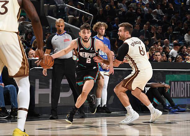 泰-杰罗姆复出至今总共出场5次，场均出场20分钟，场均数据为19.8分2.4篮板