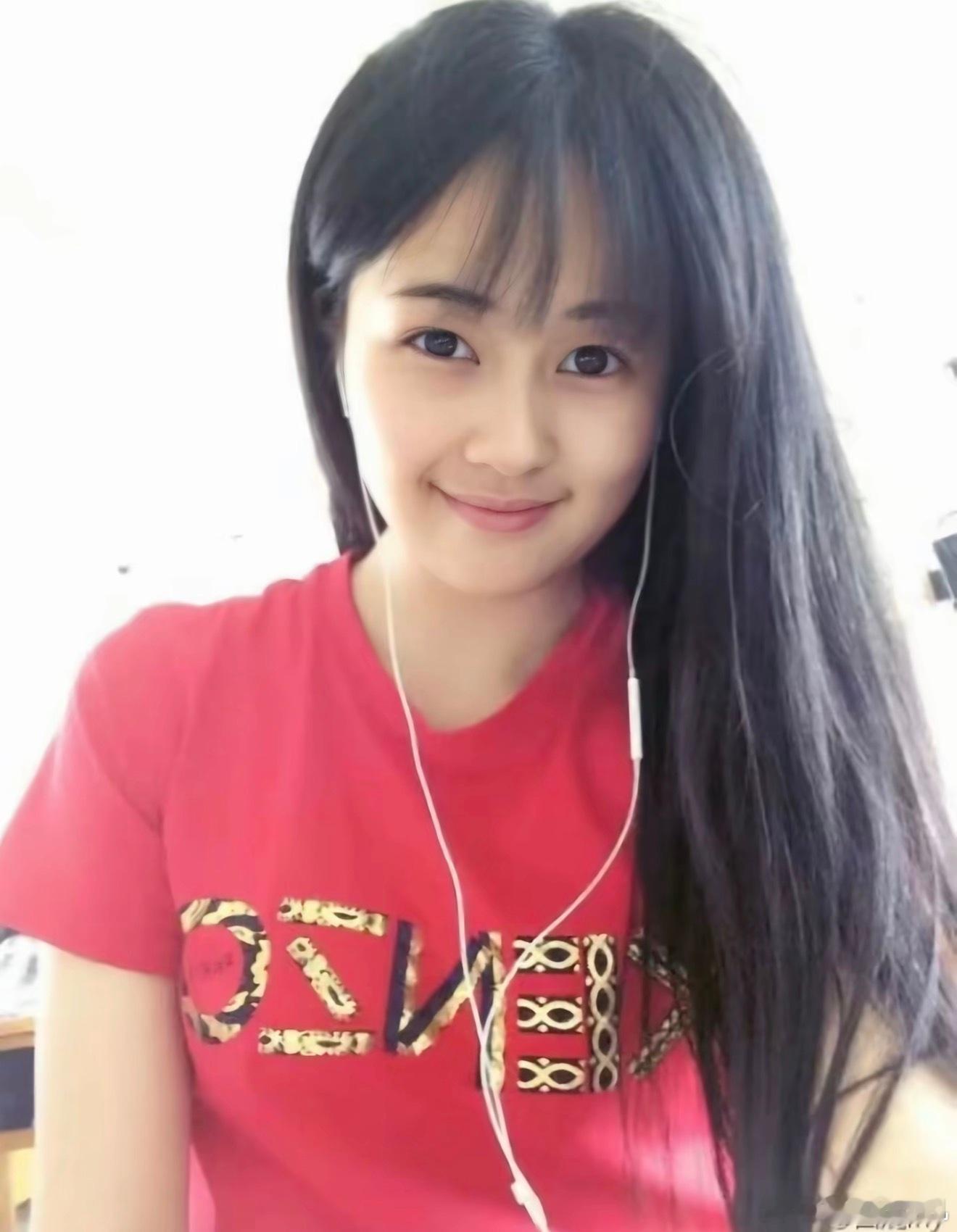 内娱第一普女白鹿，不管是体态还是言行举止，都很一般。她不管跟哪个女明星同框，都能