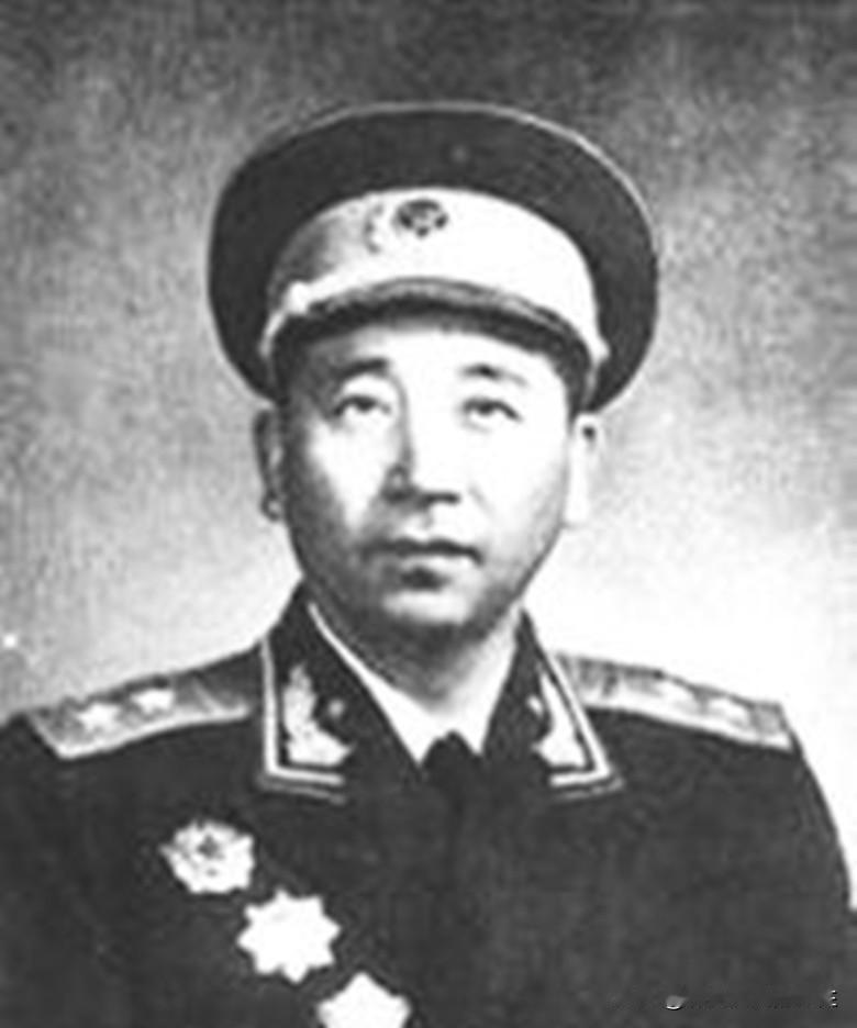 陈毅一句话让秦基伟当场请客，进城后陈毅还建议：你得选一家大的饭店才行！
1948