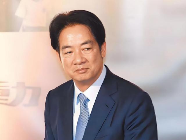 郑丽文现在估计肠子都悔青了。她后悔的不是向日本灾区伸了援手，也不是以个人名义捐了