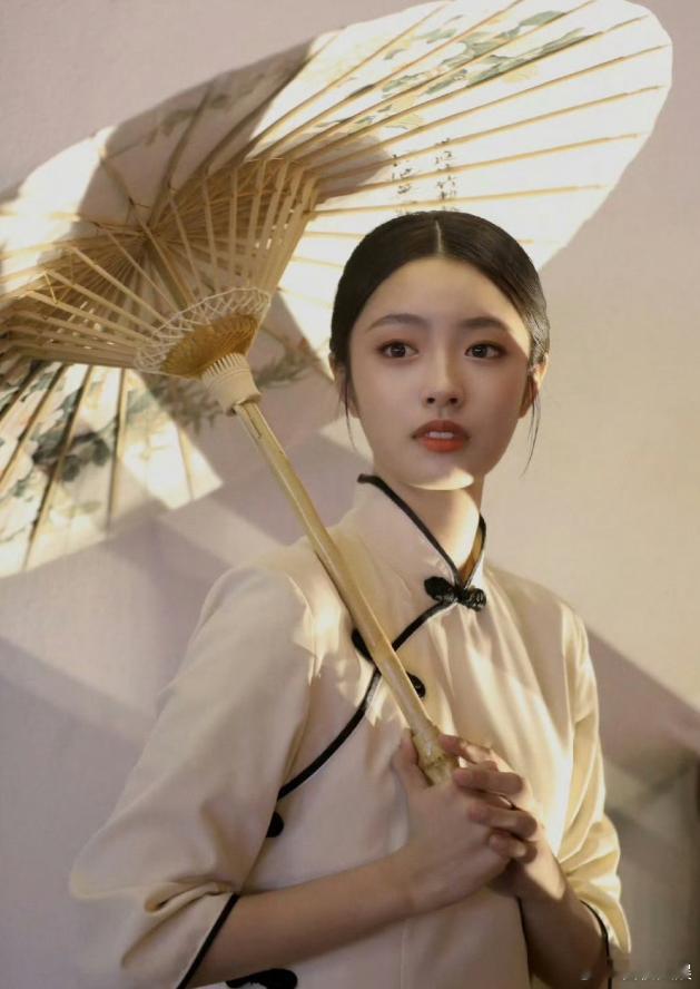 若丞磊和徐若晗在《玉覃秋》合作，凭借他们各自的表演风格，可能会在剧中创造出与众不