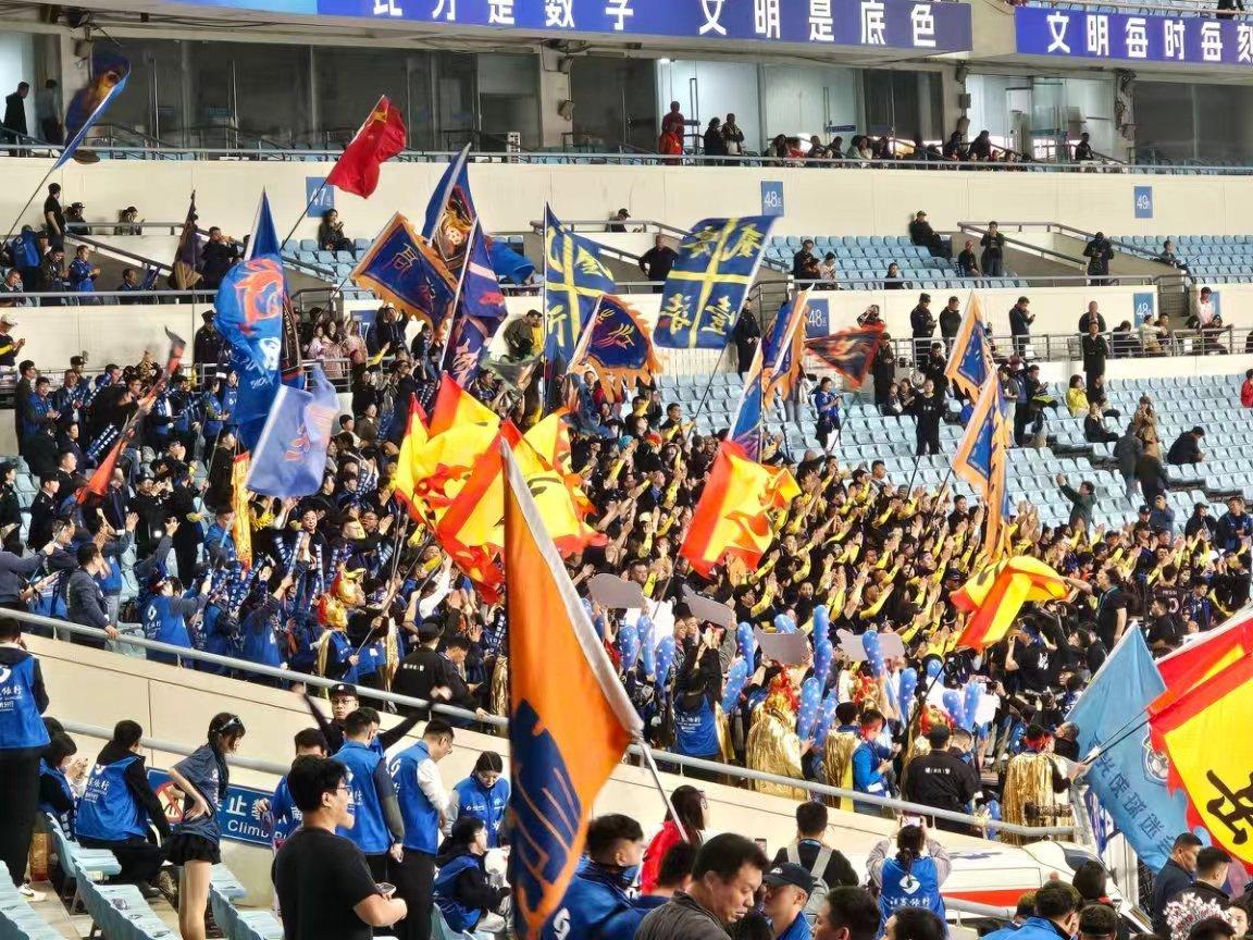 总有人调侃苏北球队？泰州队用苏超征程狠狠打脸！泰州队从低谷逆袭，靠的是不放弃的拼