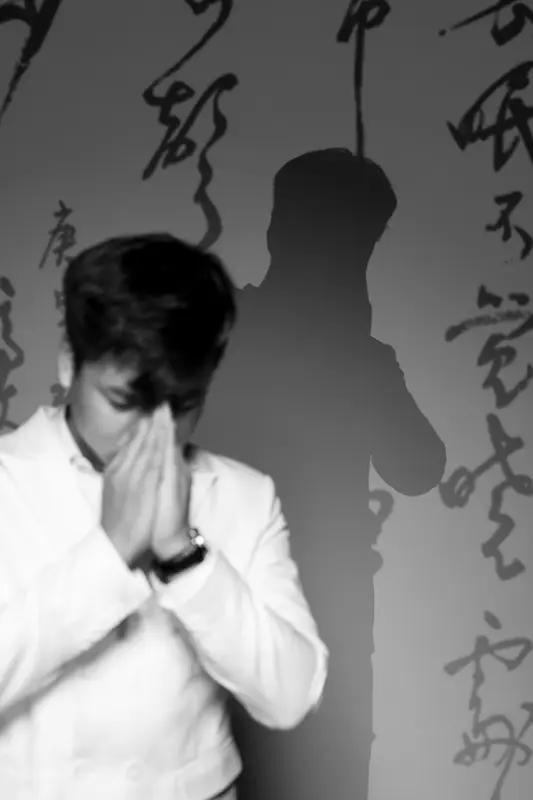 罗永浩和蔡康永的对谈片段太让人意外了。一向在商场上强势的罗永浩，竟罕见谈起婚姻，
