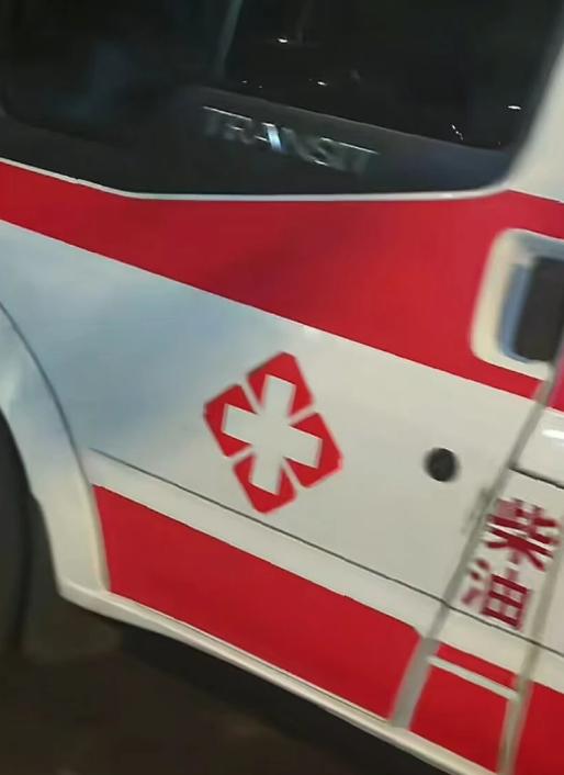 披着红十字外衣跨省流窜，黑救护车钻监管真空，被发现了互踢皮球，到底该谁管？

7