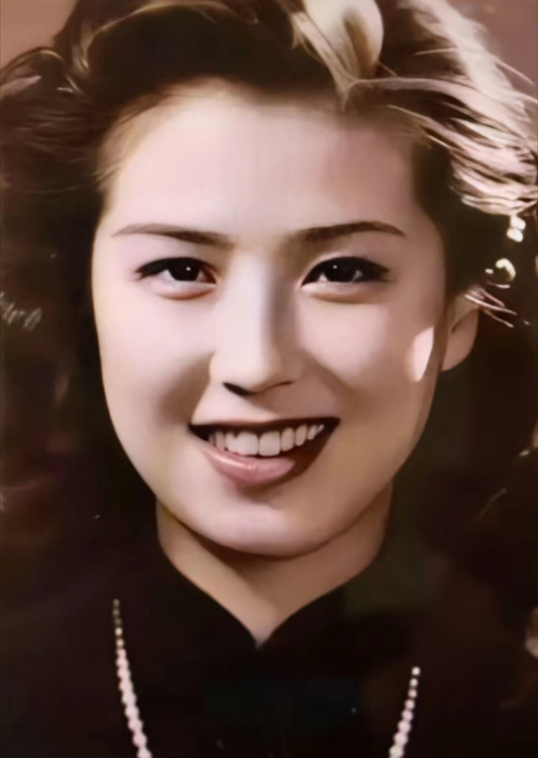 30年代初，上海百乐门舞厅的第一舞女胡枫，不过如此，baby都抵不到吧 ​​​