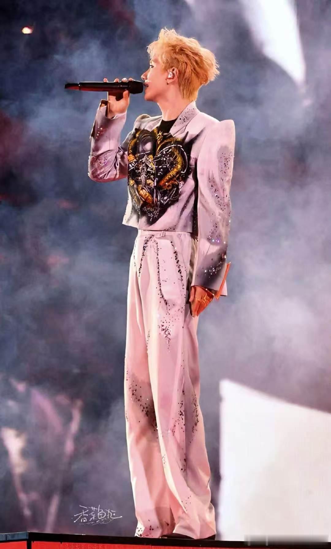 错过一场汪苏泷得多补多少课汪苏泷新晋太原之歌小段 每场巡演都有独家地名梗，汪苏泷