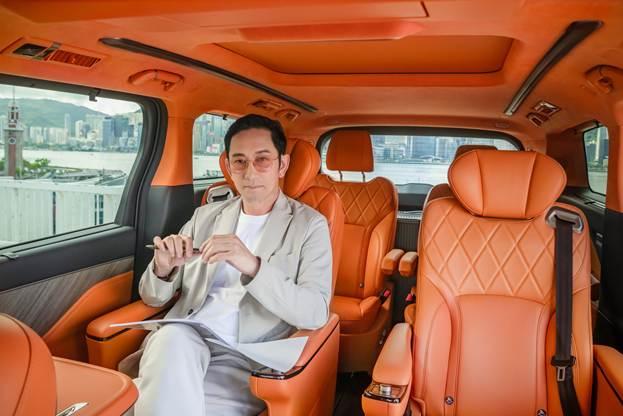 高山的多功能设计理念在保定爱情广场的3月13日交车仪式上得到了充分体现。邓男子在