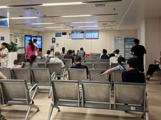 2026医保法明年元旦实施，医生不怕罚款，反倒怕医保12分