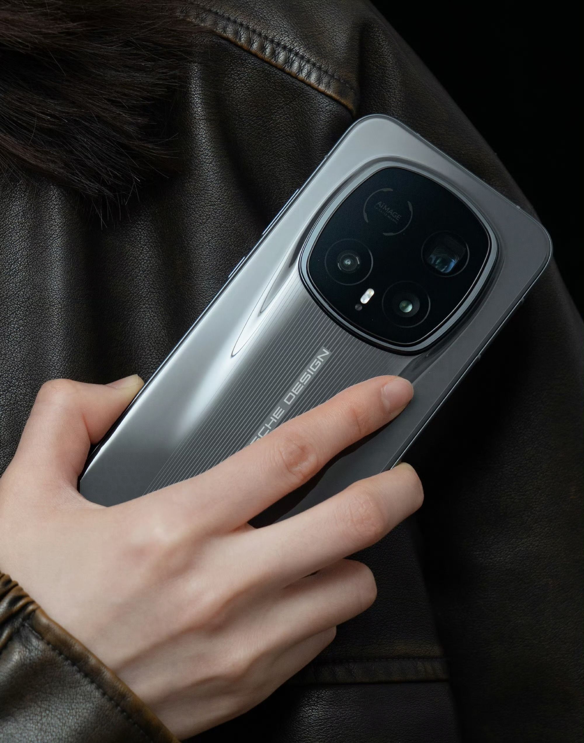 荣耀 Magic8 RSR 保时捷设计「板岩灰」，这就叫高级感