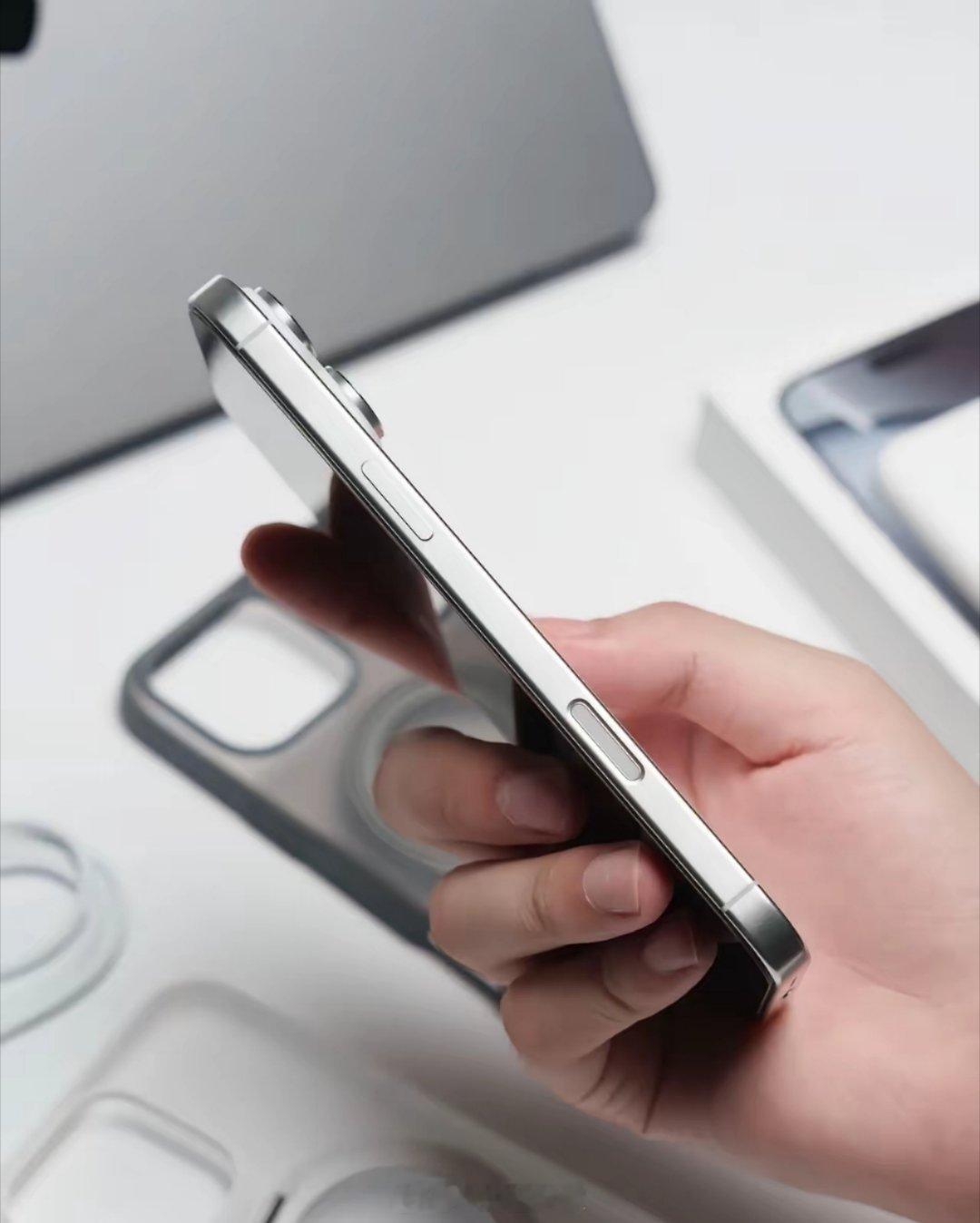 iPhone拍照键或被取消真的假的?iPhone 17之后可能会取消实体拍照键，