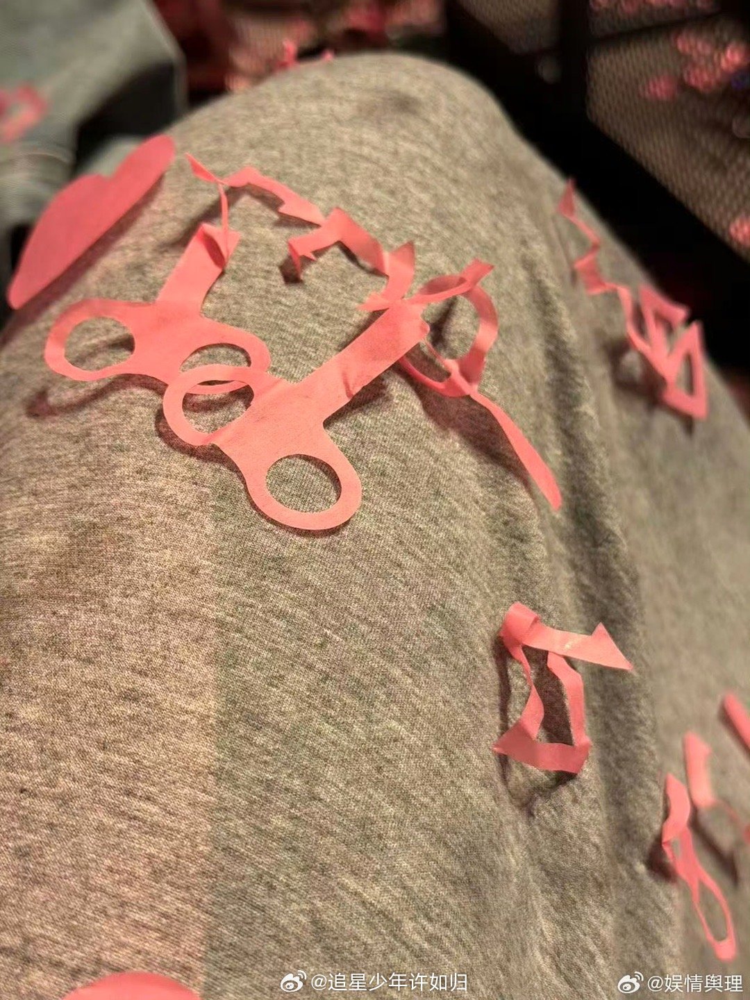 汪苏泷演唱会的彩带是钥匙 钥匙形状的彩带，寓意着所有的小泷包都能打开他的心。这个