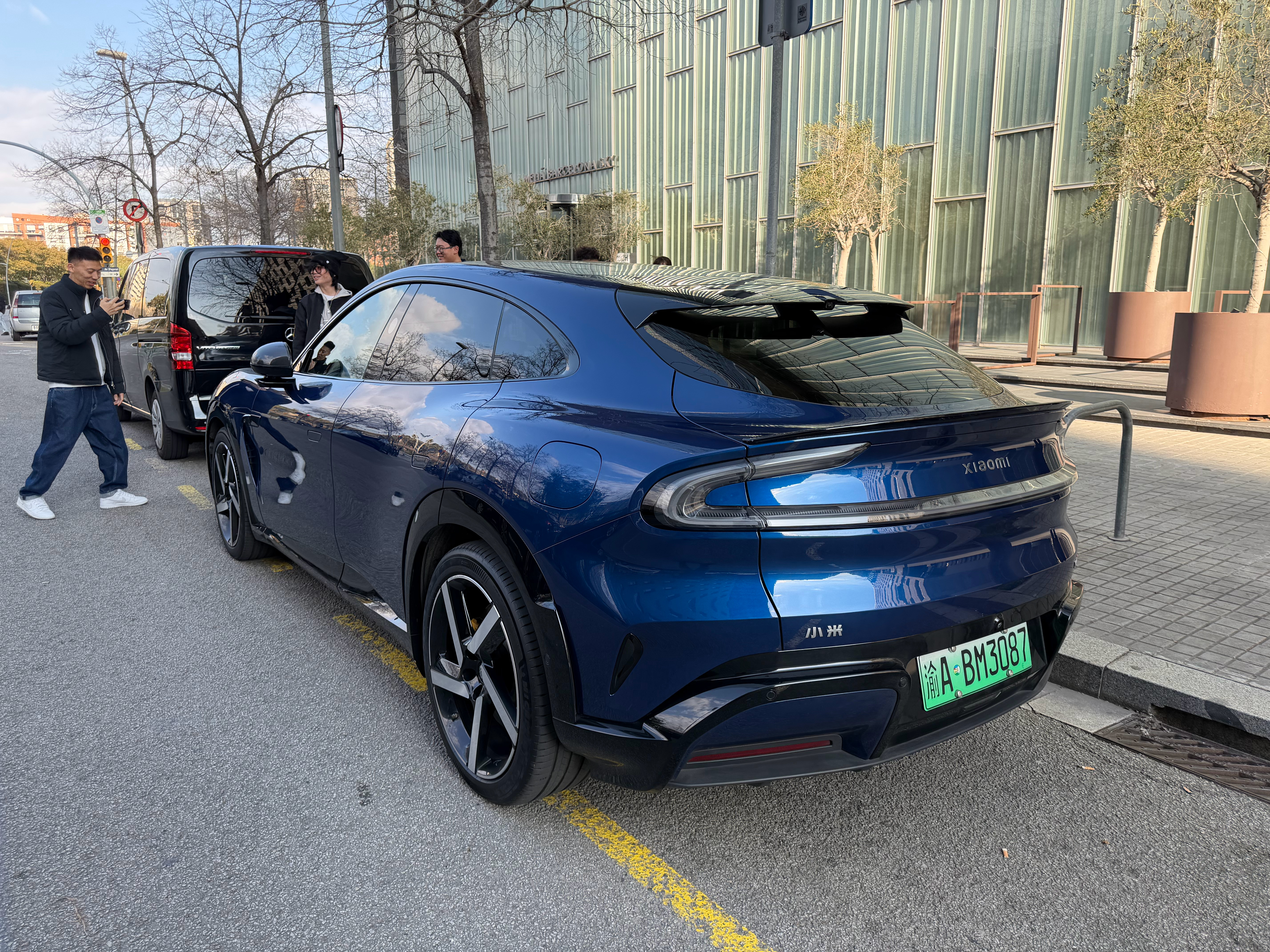 来看小米Vision GT，代步当然要开YU7Max了第一天没啥事儿，瞎逛一下倒