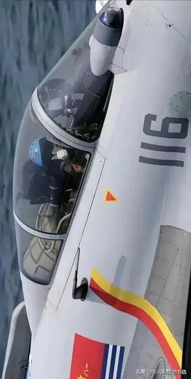 歼10C遭遇外机挑衅这事太提气了！3月27日，特级飞行员武辉驾驶歼10C在南海巡