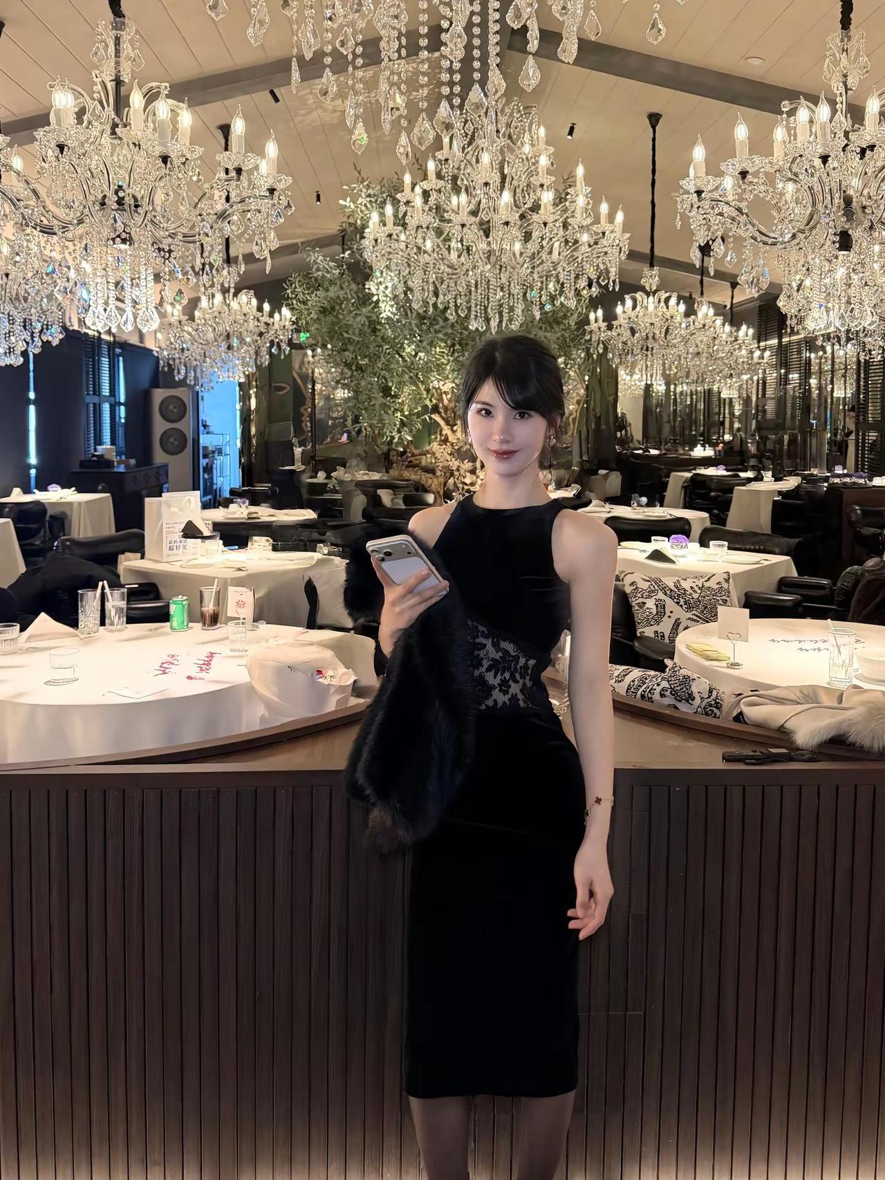 想你的时候 盼你能收到我的真情留言 ootd 穿搭 黑裙 御姐