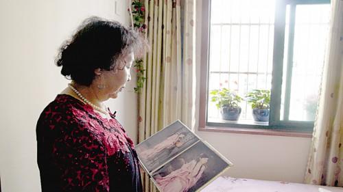她是“中国最高龄产妇”，57岁痛失独女，60岁失独母亲冒死生下双胞胎女儿，双胞胎