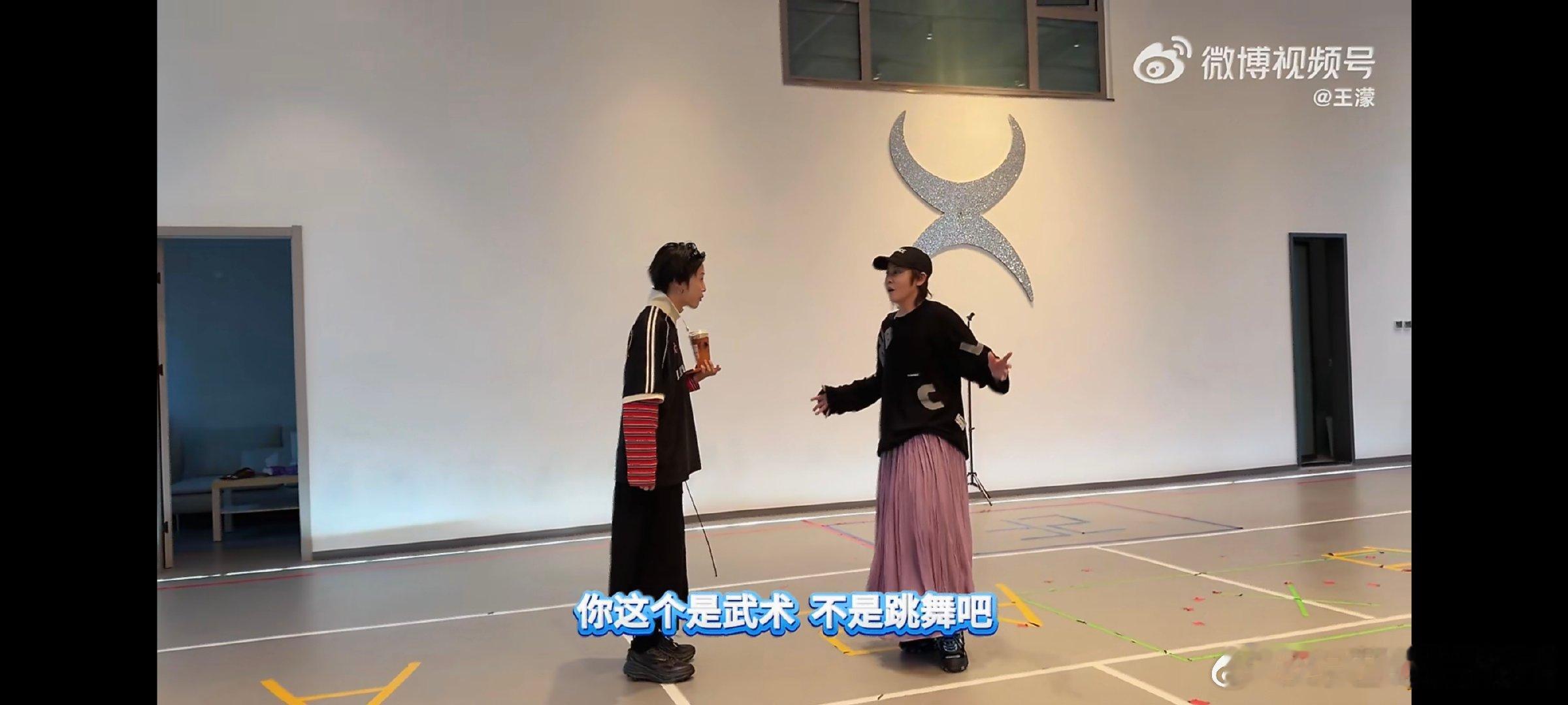 全网等王濛给刘雨昕交作业浪姐三公压力最大的是刘雨昕浪姐三公舞台来临之后大家都调侃