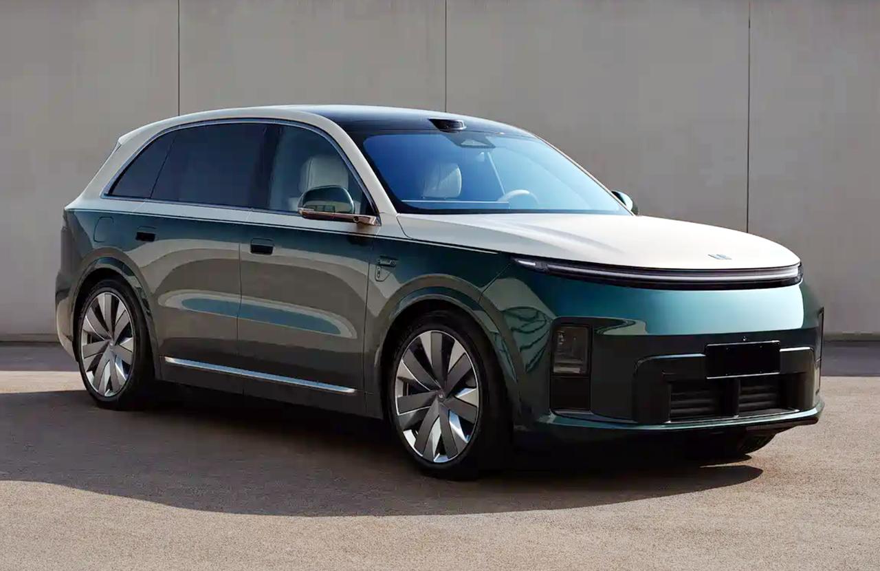 最近工信部刚公布新车申报图，新款理想L8来了，这次申报的是顶配Livis版，跟之