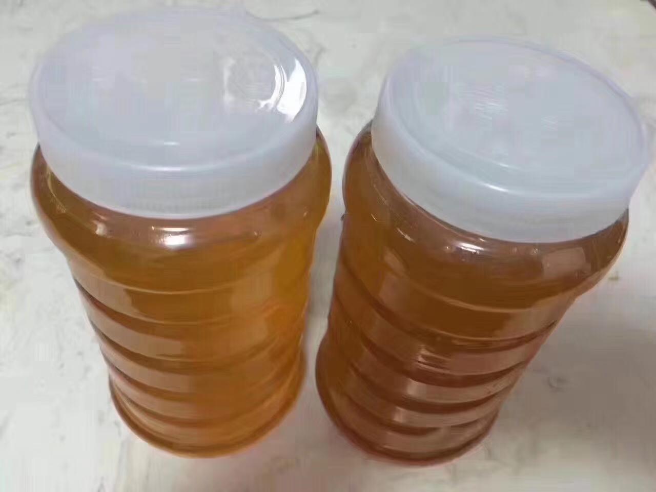 喝蜂蜜的几个小常识，很多人都不知道：
很多朋友家里都常备蜂蜜，但一些简单的小知识