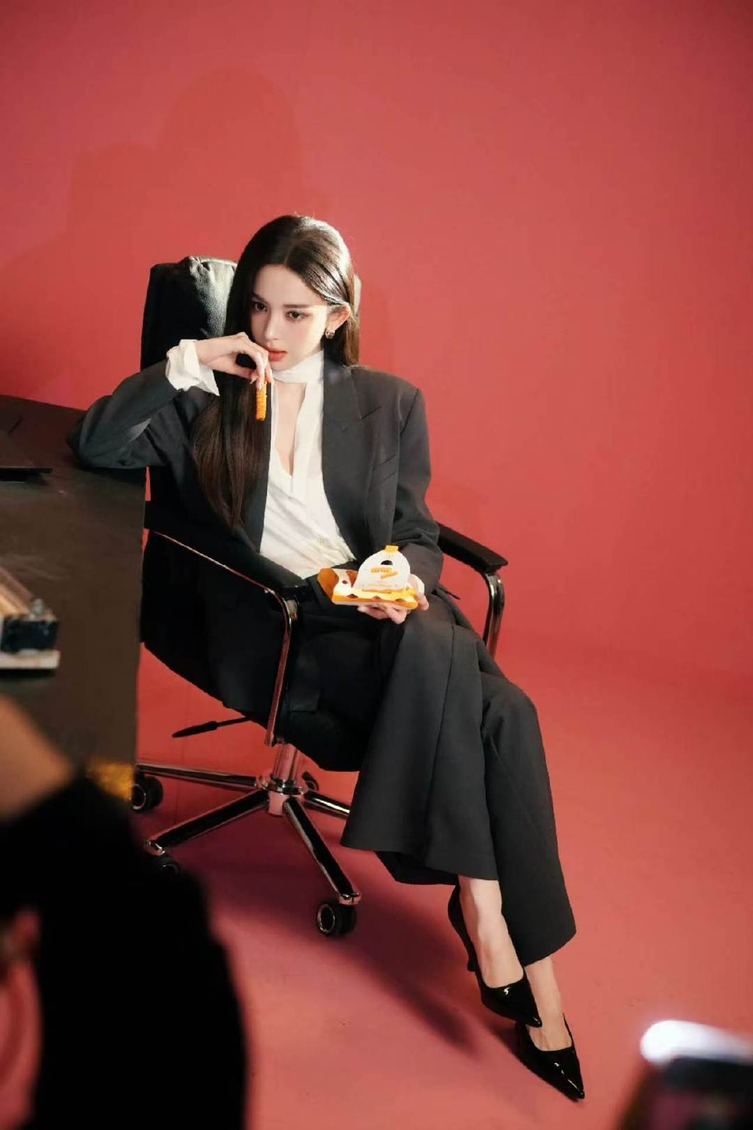 娜扎依旧主理人理不发音 娜扎office频道 啊啊啊啊啊完全主人级别的~ 