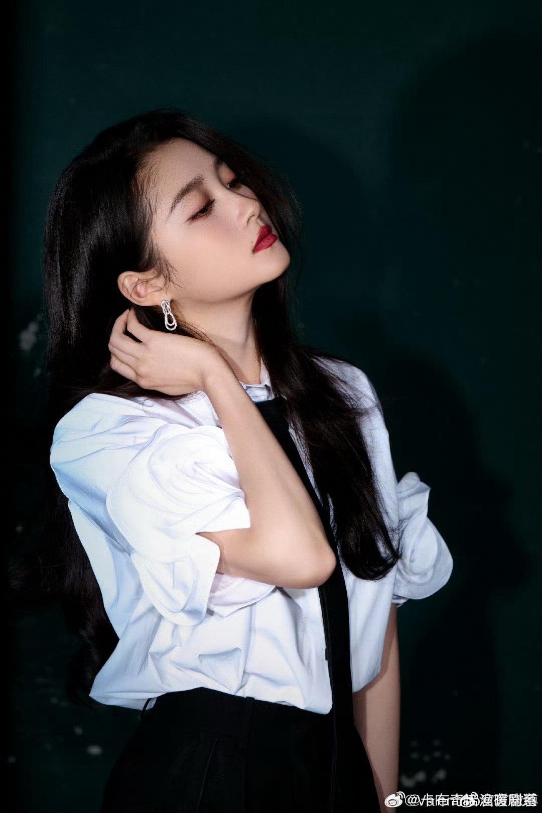 关晓彤五天官宣两个代言 关晓彤五天两个代言这效率没谁了，国民度摆在那里，商务资源