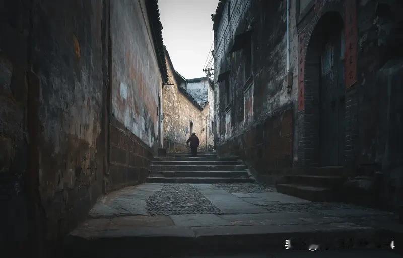 漫漫黄沙送落日，如何对下联深深古巷传暮钟