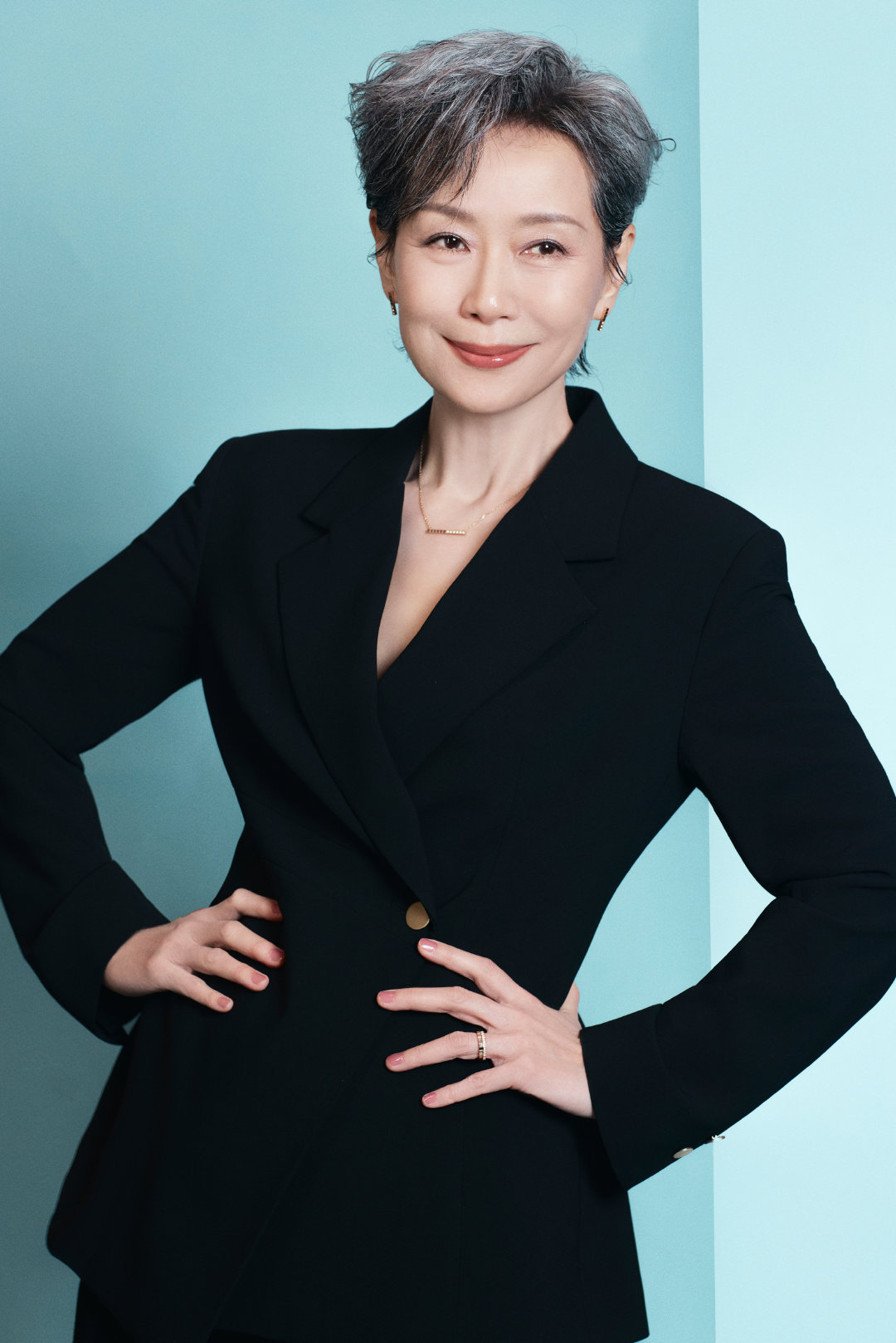 叶童曾因年龄议论陷入自我怀疑叶童从前总被年龄和外界声音困扰，听过太多议论，一度陷