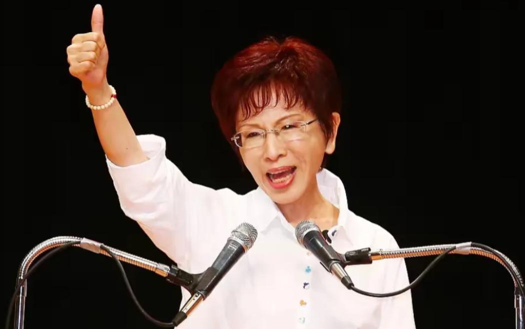 洪秀柱露出真面目了！强调统一是国民党的目标，而不是现在的口号。说白了，与其说国民